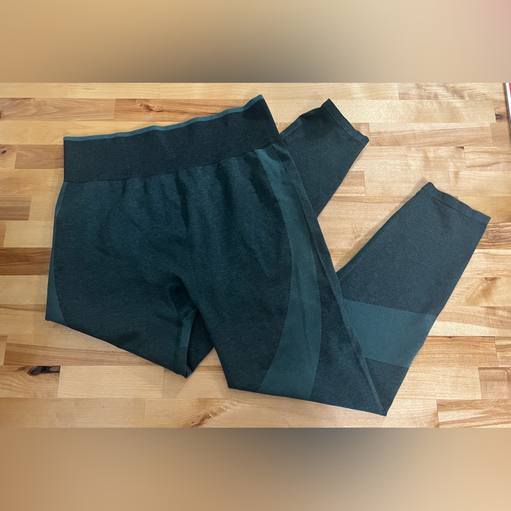 Victoria’s Secret Pink Seamless Leggings in Dark Ivy Marl Green Size XL